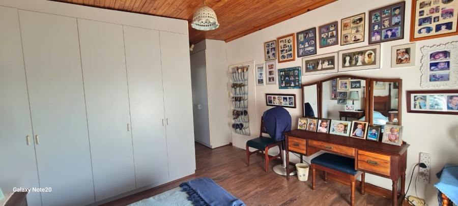4 Bedroom Property for Sale in Wavecrest Eastern Cape